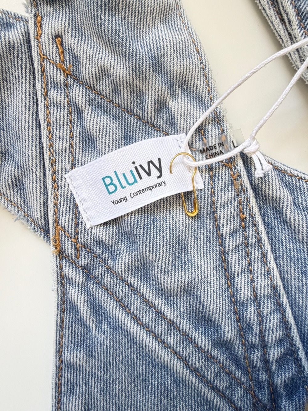 NWT BLUIVY - DENIM BARREL OVERALLS IN LIGHT WASH SIZE L - Picture 7 of 13